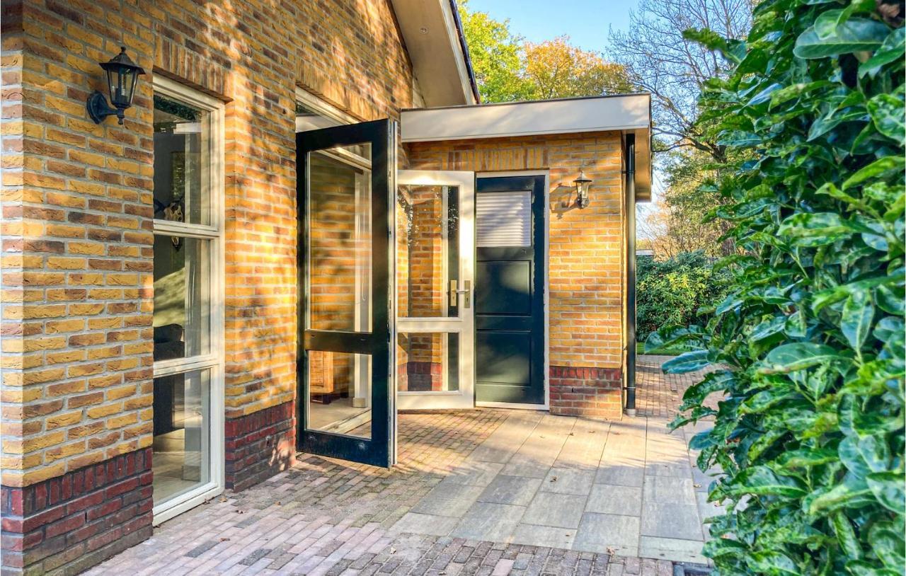 Nice Home In Putten With Kitchen Екстер'єр фото