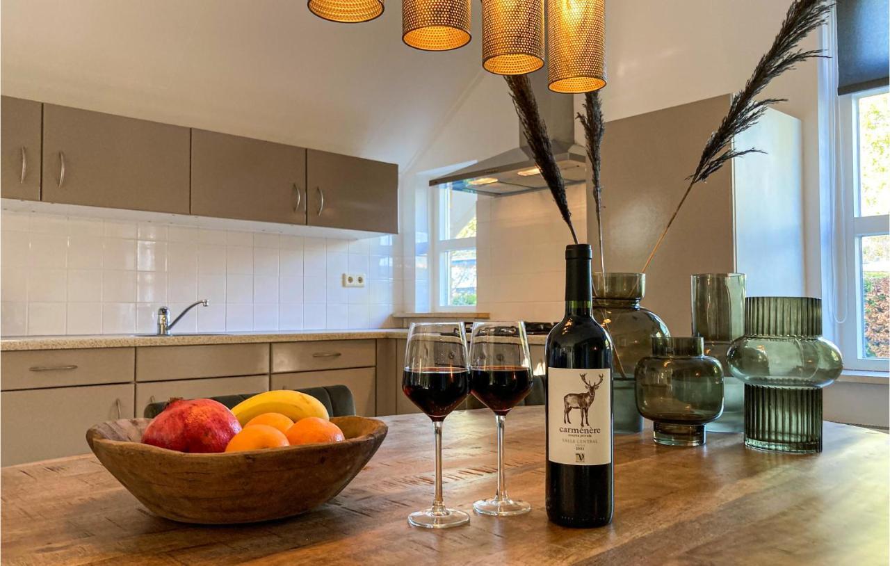 Nice Home In Putten With Kitchen Екстер'єр фото